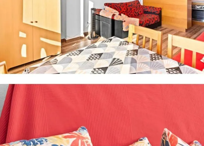 Views With Pool, Appartement *